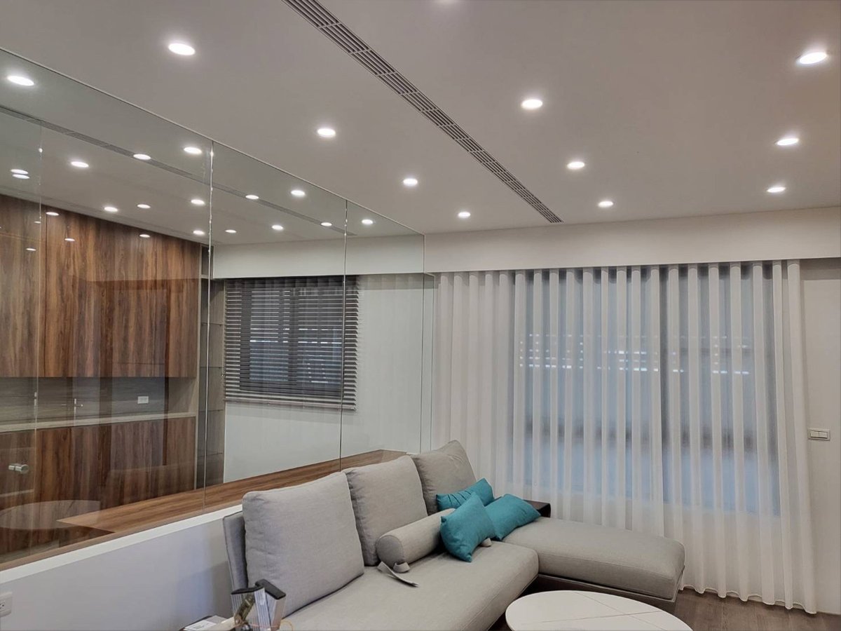 理木曠間客廳,轉角細節中的老屋客廳電視牆